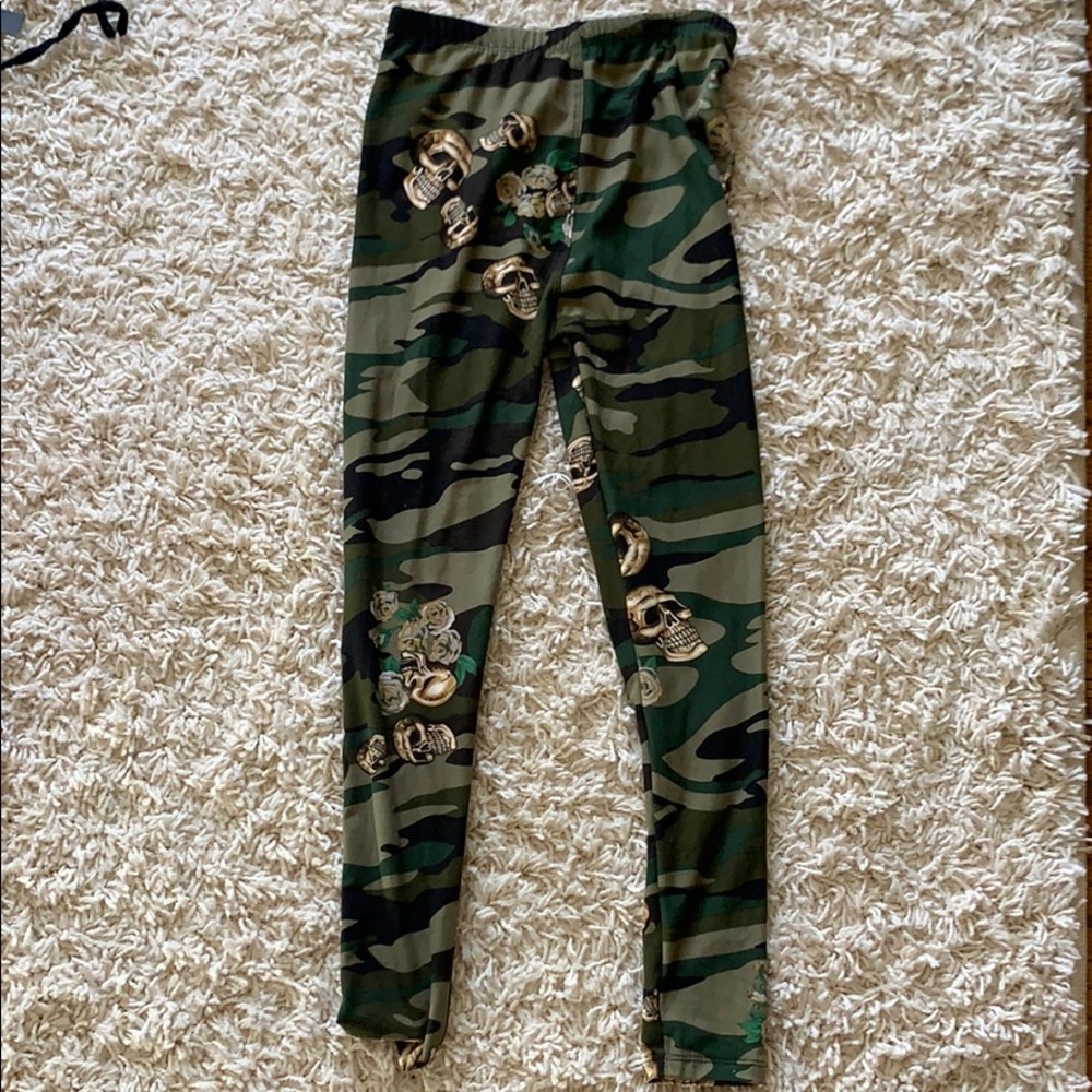 super soft camo leggings!
